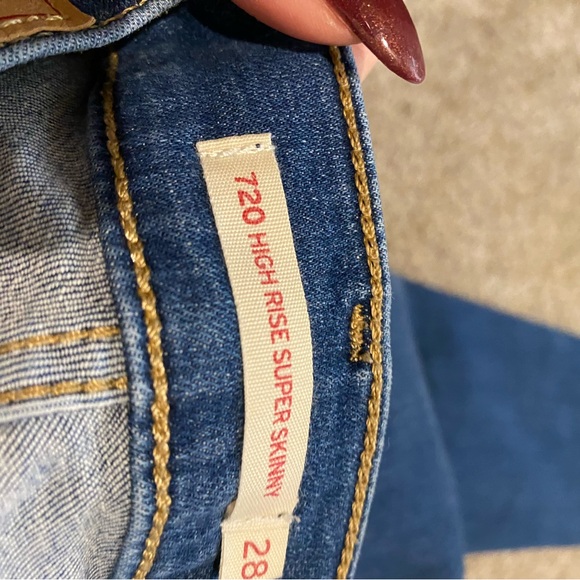 Levi’s 720 high rise super skinny jeans. Size 28. - Picture 9 of 9